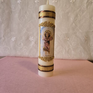 This candle features Divino Niño, It's made in Mexico and comes in a white box with clear wrapping. Candle measures 2  by 8 inches tall and weighs 12.5 oz. Vela con imagen del Divino Niño con leyenda "Yo reinaré", hecha en Mexico, viene en una caja blanca con envoltura transparente. Vela 2 x 8 pulgadas de alto 12.5 Oz.