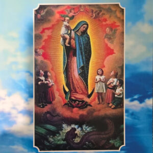 Hoy es urgente la necesidad de que multipliquemos la adoración eucarística por las diversas formas aprobadas por la iglesia, ya que nos encontramos en un doloroso momento de la historia, ante un hombre que no levanta la cabeza ni para mirar a Dios, ni para mirar al hermano.Todo esto lo ve dios, eso y mas y mas y mas. Nuestro señor presencia cada detalle de todas las agresiones contra los más inocentes en tiempo real con todos sus dolores.Estos crímenes quien los detiene? Pbro. J. Jesus Ceja Alvarez 5.5 x 8 Pulgadas 32 páginas